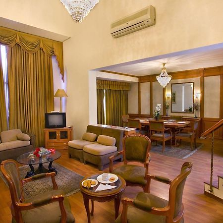 The Bmk Hotel Ню Делхи Екстериор снимка